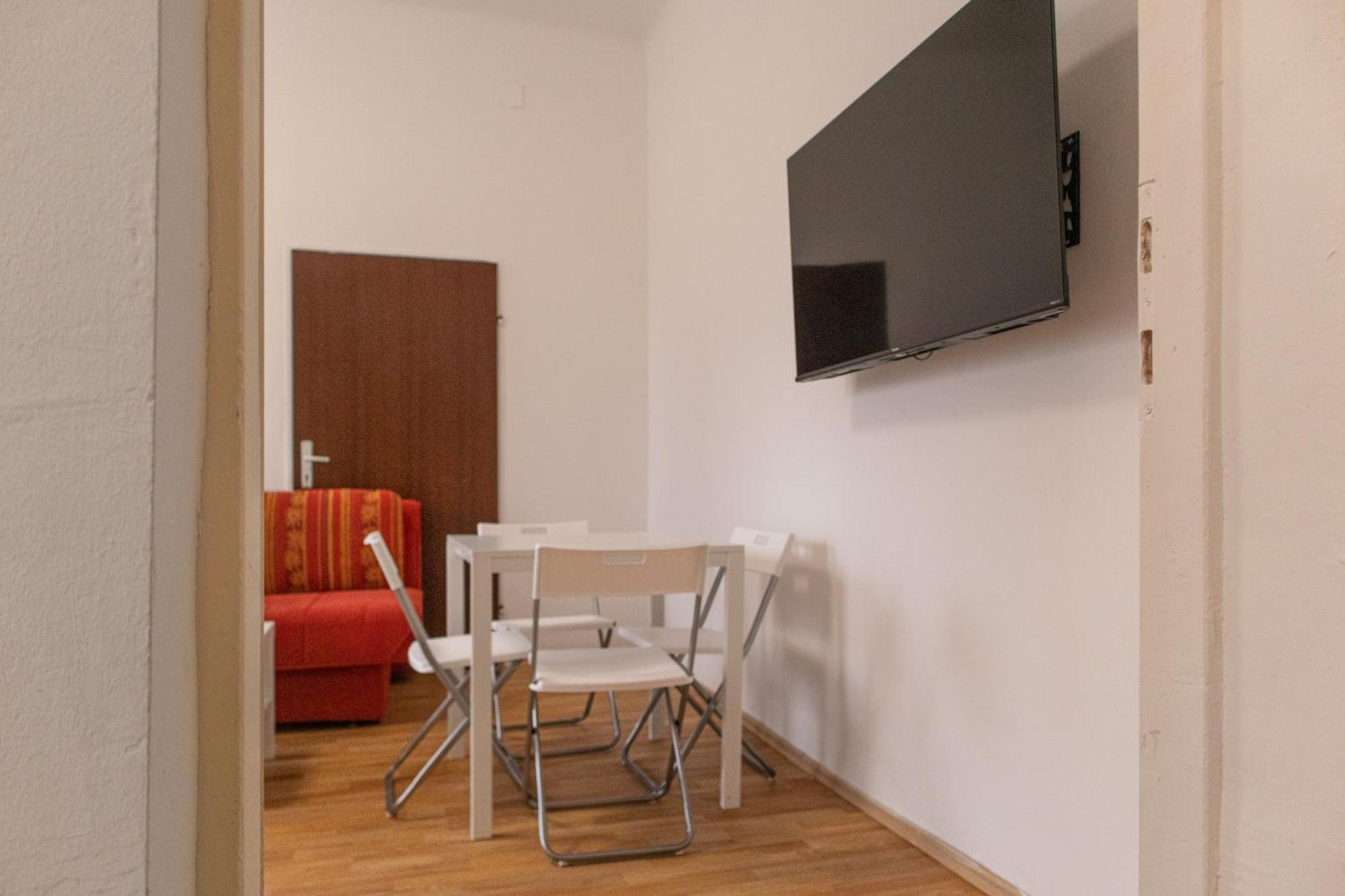 Homelike 2br Apt. @millenium Tower/danube River Appartamento